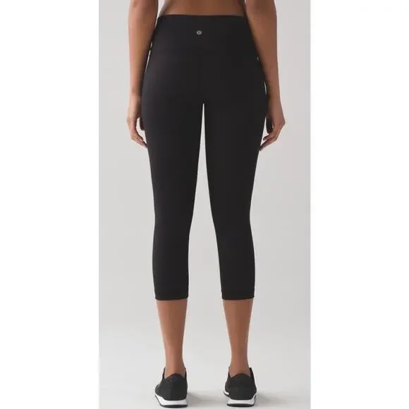 Lululemon Wunder Under Crop Leggings •Women 8• Black Stretch Hi Rise W6AGZS - Picture 2 of 9